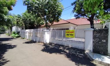 Modern Single House di Kemang dg Privat Pool & Taman Kondisi Unfurnished HSE-A0587