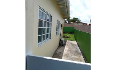 ALQUILO  CASA EN LA CHORRERA R3