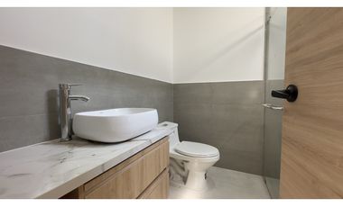 EN VENTA CASA MODERNA A ESTRENAR EN MANTA, SECTOR NORTE