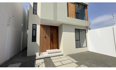 EN VENTA CASA MODERNA A ESTRENAR EN MANTA, SECTOR NORTE