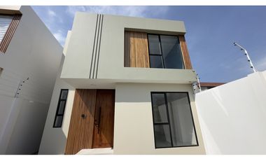 EN VENTA CASA MODERNA A ESTRENAR EN MANTA, SECTOR NORTE