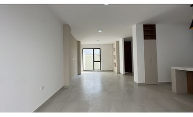 EN VENTA CASA MODERNA A ESTRENAR EN MANTA, SECTOR NORTE