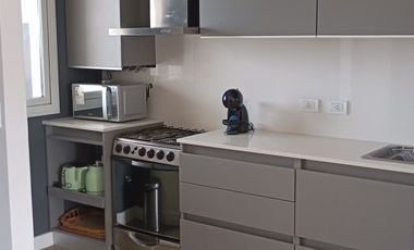 DEPARTAMENTO EN EDIFICIO ALBATROS EN CARILO (C)