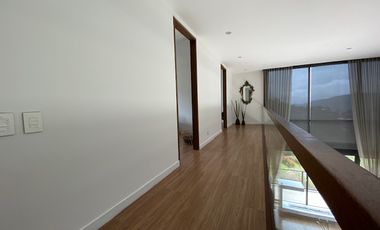 casa en arriendo en la calera. Cod A4852