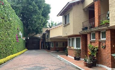 CASA EN VENTA EN LA COL. ACAPATZINGO CON 4 CASAS  PARA RENTAR,CUERNAVACA MOR.