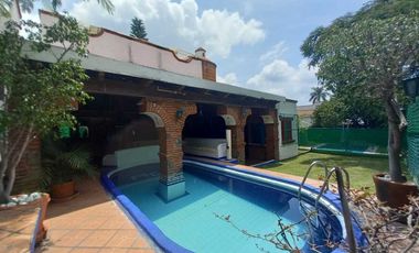 CASA EN RENTA EN FRACCIONAMIETO LOMAS DE COCOYOC MORELOS