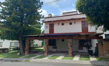 CASA EN RENTA EN FRACCIONAMIETO LOMAS DE COCOYOC MORELOS