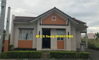 3 Bedroom Bungalow with Roofdeck  and View of Laguna Bay