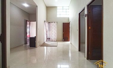 DIJUAL RUMAH SIAP HUNI DEKAT KAMPUS UDAYANA DI JIMBARAN, BALI