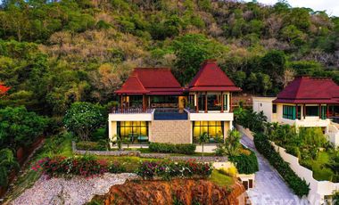 Panorama: Luxury Villa With Stunning Views