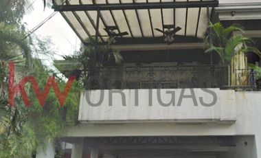 3-Storey House for Sale near Rockwell, Poblacion, Makati