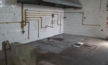 Local En Floresta A Metros De Avellaneda 300m2 Cubiertos