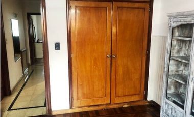 Chalet 5 ambientes. Patio con parrilla. Zona Chauvin