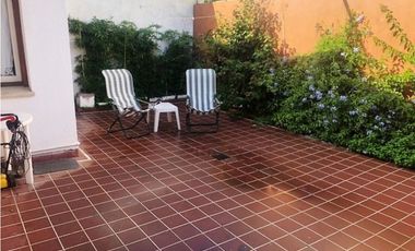 Chalet 5 ambientes. Patio con parrilla. Zona Chauvin