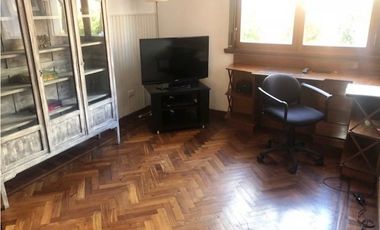 Chalet 5 ambientes. Patio con parrilla. Zona Chauvin