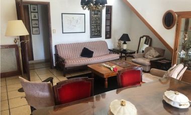 Chalet 5 ambientes. Patio con parrilla. Zona Chauvin