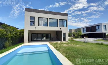 Casa en venta en Vila Marina I