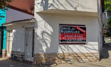 CASA PH DE 2 AMBIENTES C/ COCHERA EN VENTA - MORON CENTRO - NUEVO PRECIO