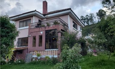 Casa con terreno en venta en machangara ucubamba