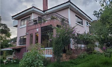 Casa con terreno en venta en machangara ucubamba