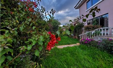 Casa con terreno en venta en machangara ucubamba
