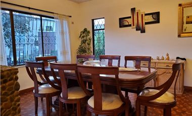 Casa con terreno en venta en machangara ucubamba
