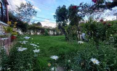Casa con terreno en venta en machangara ucubamba