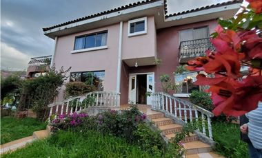 Casa con terreno en venta en machangara ucubamba
