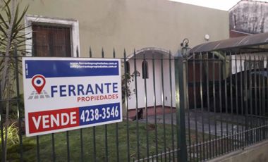BURZACO: VENTA DE CASA CON PARQUE Y GARAGE
