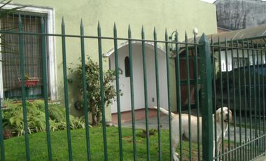 BURZACO: VENTA DE CASA CON PARQUE Y GARAGE