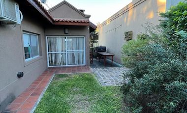 CASA EN VENTA EN EL CARMENCITO CON PILETA