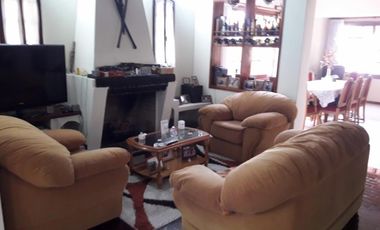 HERMOSO CHALET DESARROLLADO EN LOTE Y MEDIO EN QUILMES OESTE.