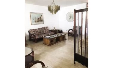 SE VENDE HERMOSA CASA DE DOS NIVELES EN LA ALAMEDA 3 REC/312MTS