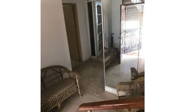 SE VENDE HERMOSA CASA DE DOS NIVELES EN LA ALAMEDA 3 REC/312MTS