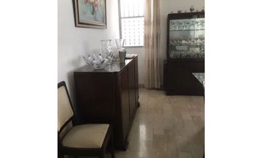SE VENDE HERMOSA CASA DE DOS NIVELES EN LA ALAMEDA 3 REC/312MTS
