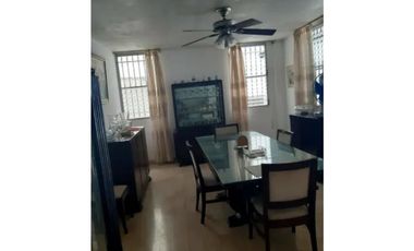 SE VENDE HERMOSA CASA DE DOS NIVELES EN LA ALAMEDA 3 REC/312MTS