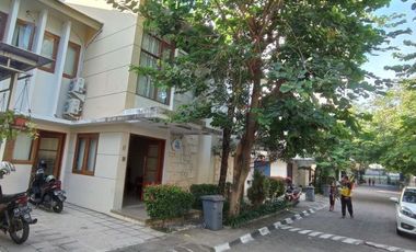 Rumah Siap Huni 2 Lantai Dalam Perumahan Dekat Alun-alun Utara
