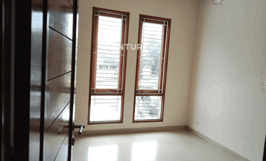 Rumah Siap Huni Hook Asri Disewakan Di Sektor 1 Bintaro