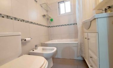 VENTA DUPLEX 4 AMBIENTES CON COCHERA VICENTE LOPEZ