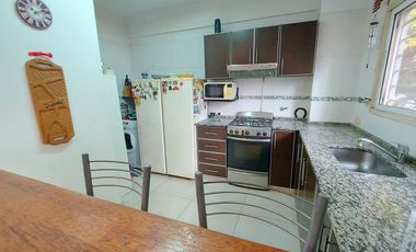 VENTA DUPLEX 4 AMBIENTES CON COCHERA VICENTE LOPEZ