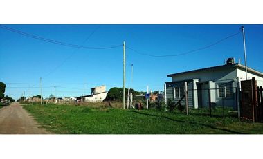 Se vende muy lindo lote en Miramar.