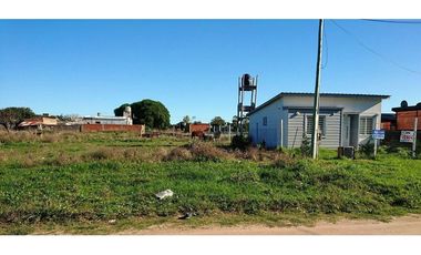 Se vende muy lindo lote en Miramar.
