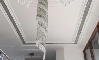 Rumah 2Lt Jl . Halimun Cocok untuk kantor pln 2200watt