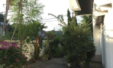 Rumah 2Lt Jl . Halimun Cocok untuk kantor pln 2200watt