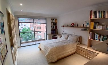 apartamento en arriendo en los rosales. Cod A121133030