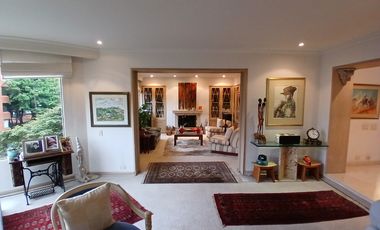 apartamento en arriendo en los rosales. Cod A121133030