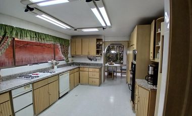 apartamento en arriendo en los rosales. Cod A121133030