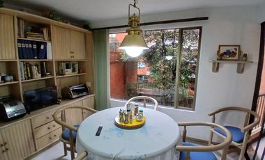 apartamento en arriendo en los rosales. Cod A121133030