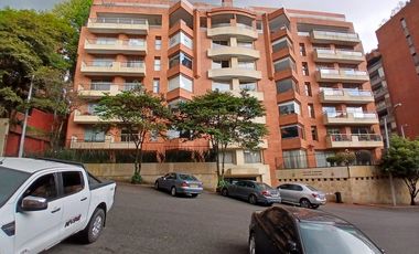 apartamento en arriendo en los rosales. Cod A121133030