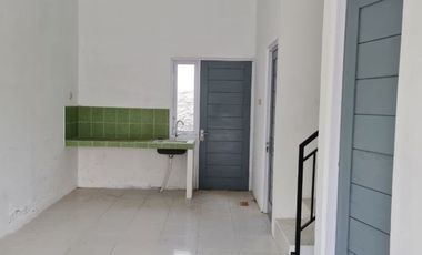 Rumah minimalis 2 lantai di pusat kota Wates
